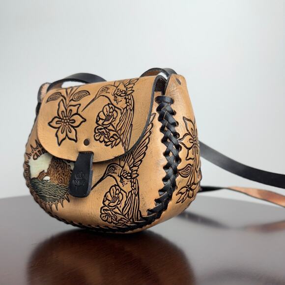 J831 - Mexican Hummingbird Hand Tooled Leather Purse - Picture 2 of 13